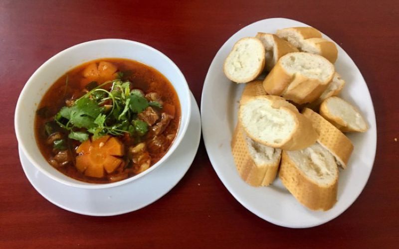 an-bo-sot-vang-voi-banh-mi